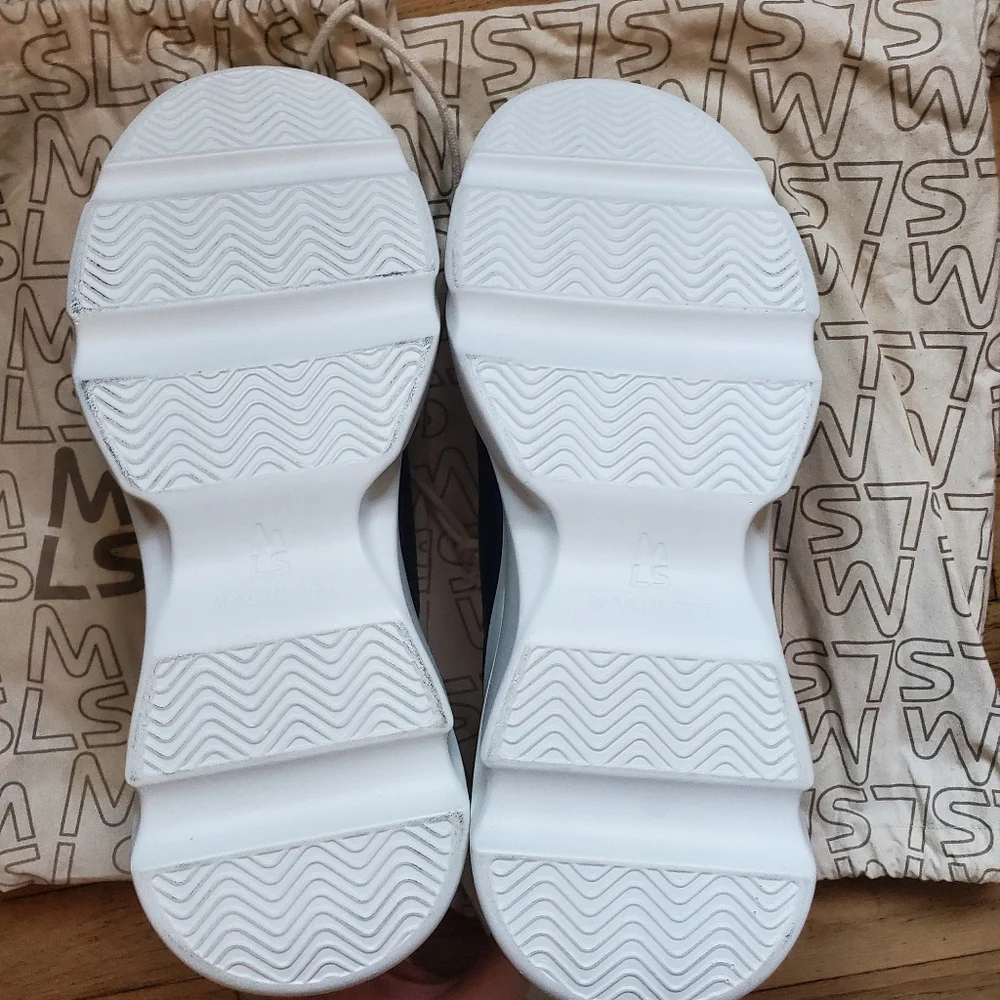 Magnlens Slip On Moon Jumpers Shoes Unisex Mens Size 8 Womens Size 9 90s style